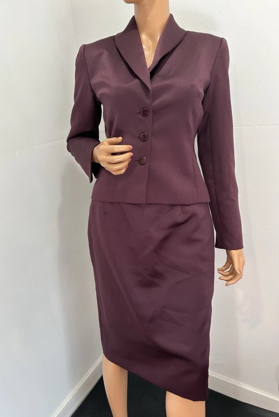 Renee DuMarr Suite Size Small Slim Fit Burgundy Color